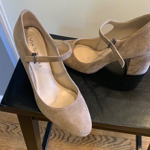 Via Spiga Tan suede black heels in excellent condition.